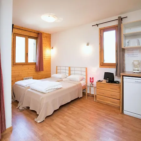 With Shared Pool For 4 People Apartman
