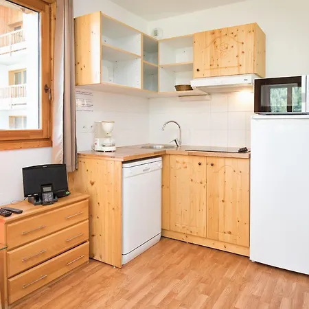 With Shared Pool For 4 People Apartman *