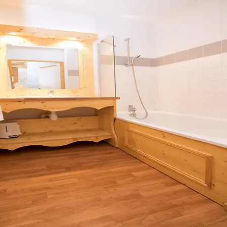 With Shared Pool For 4 People Apartman *